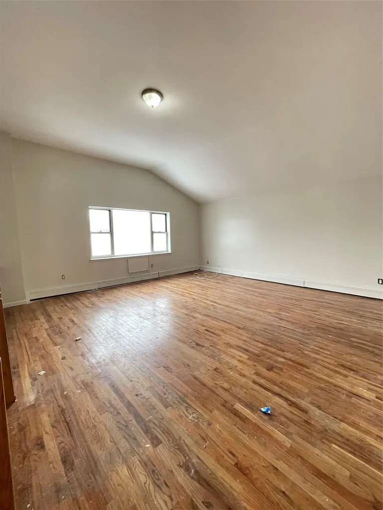 2110 Light Street Bronx NY 10466