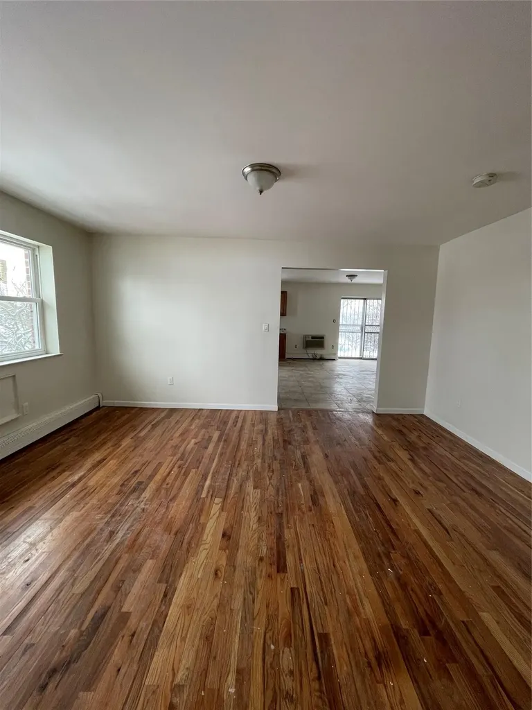 2110 Light Street Bronx NY 10466