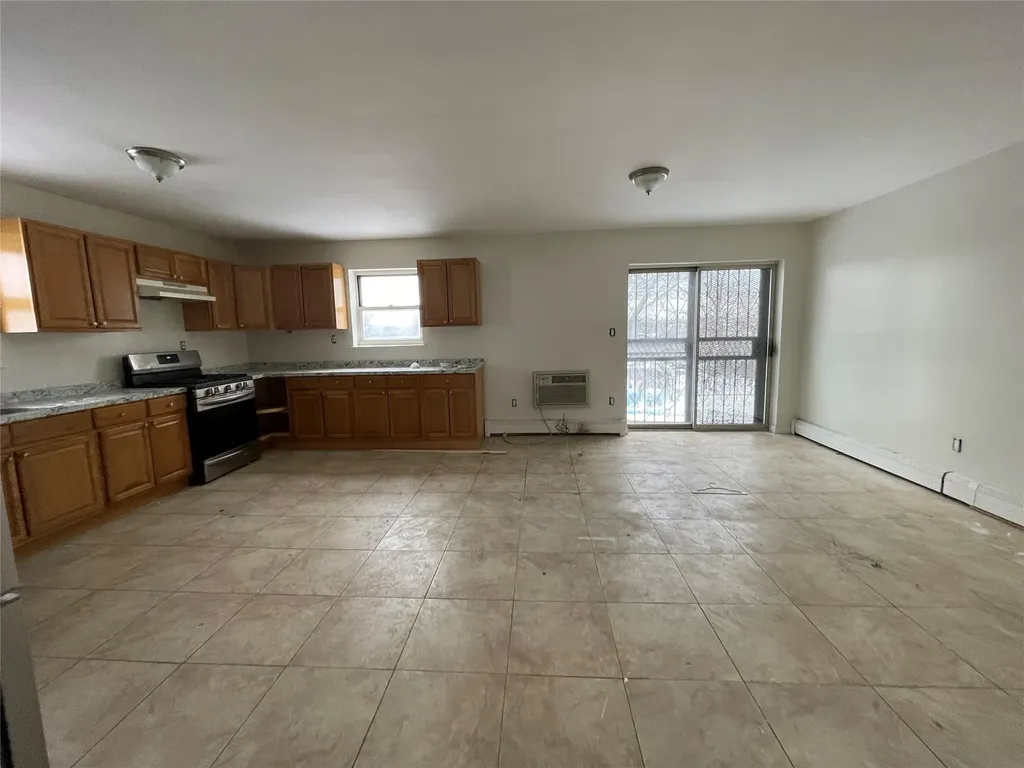 2110 Light Street Bronx NY 10466