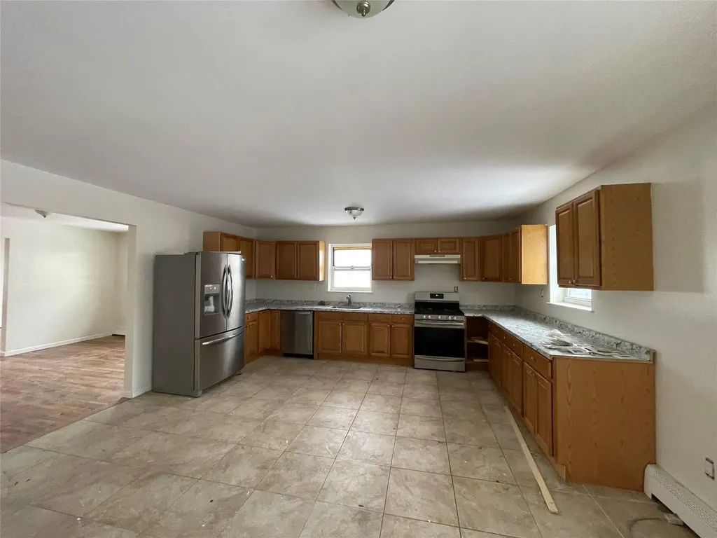 2110 Light Street Bronx NY 10466