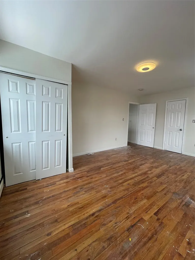 2110 Light Street Bronx NY 10466