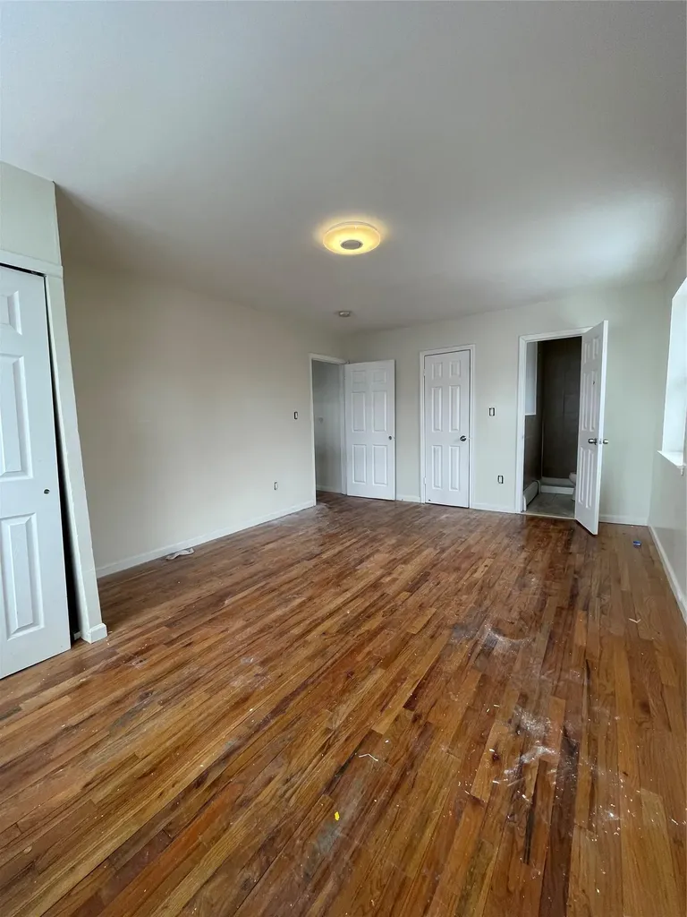 2110 Light Street Bronx NY 10466