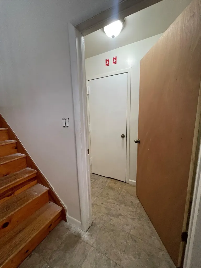2110 Light Street Bronx NY 10466