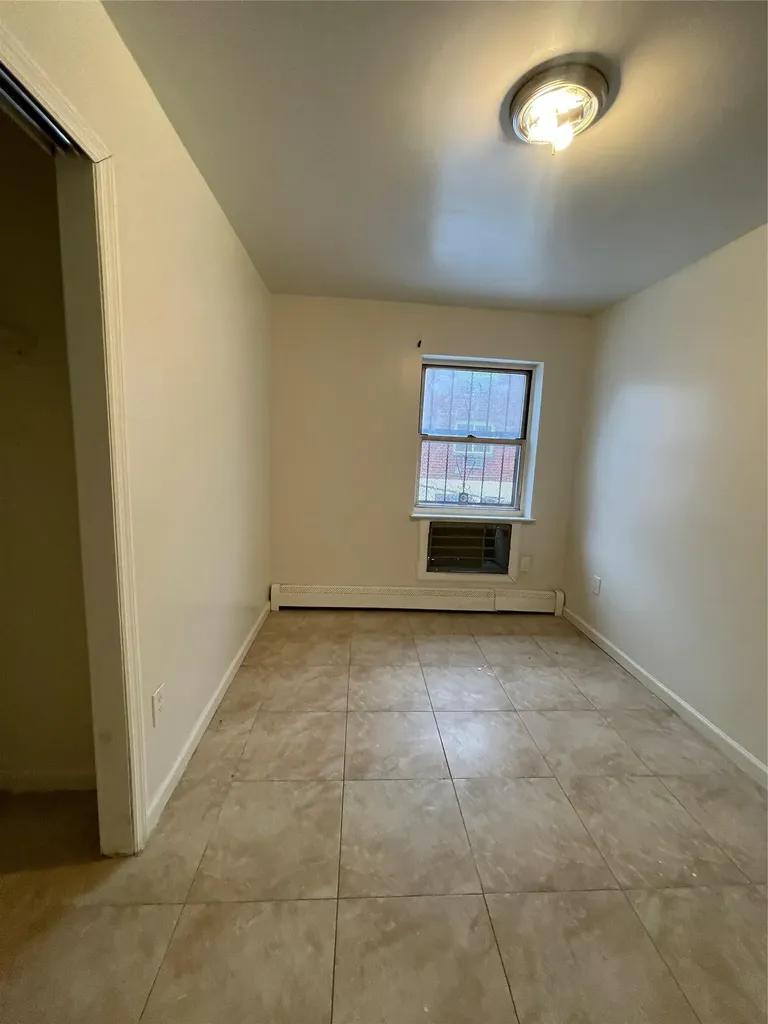 2110 Light Street Bronx NY 10466