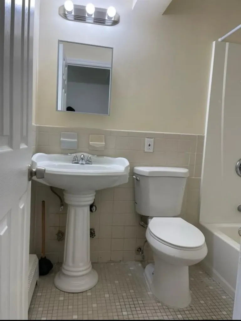 2110 Light Street Bronx NY 10466
