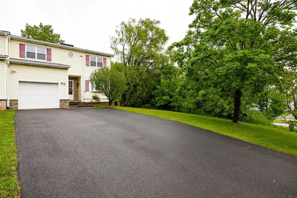 90 Fieldstone Boulevard Wappingers Falls NY 12590