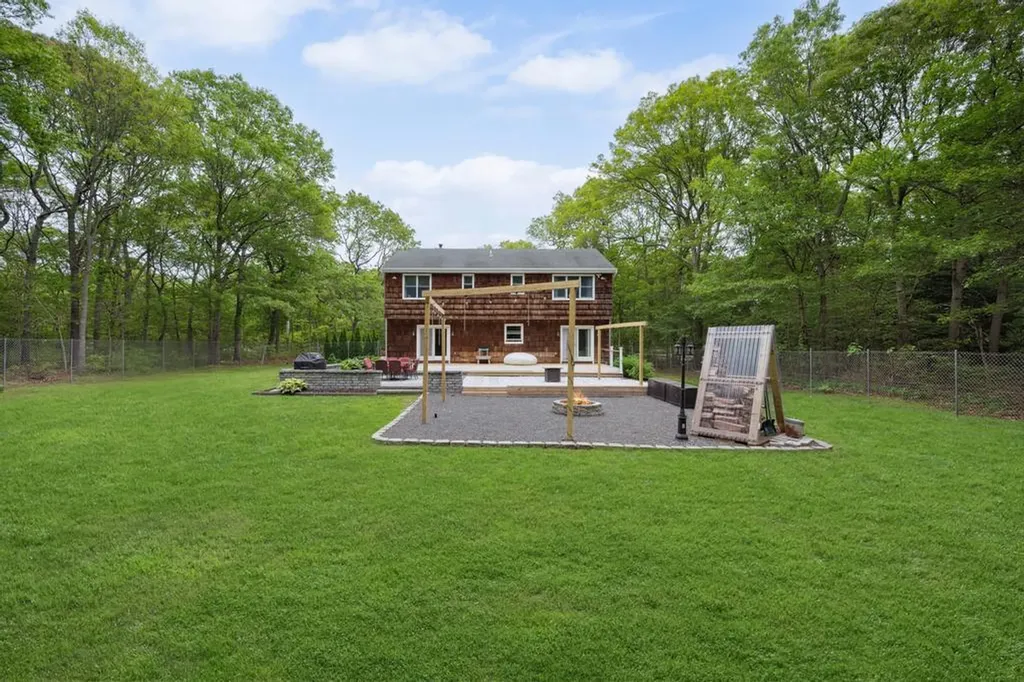 150 Hammond Lane Centereach NY 11720