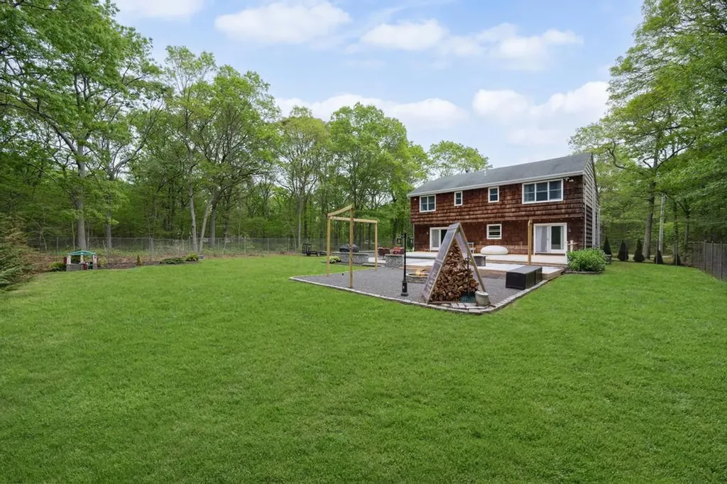 150 Hammond Lane Centereach NY 11720