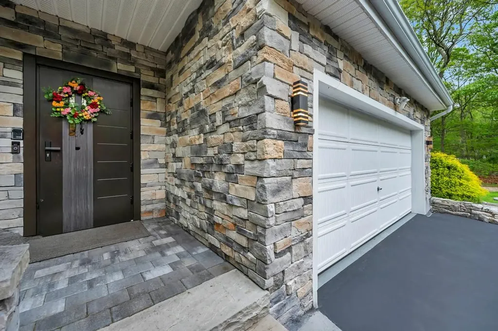 150 Hammond Lane Centereach NY 11720
