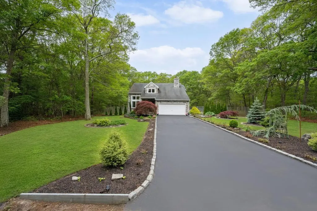 150 Hammond Lane Centereach NY 11720