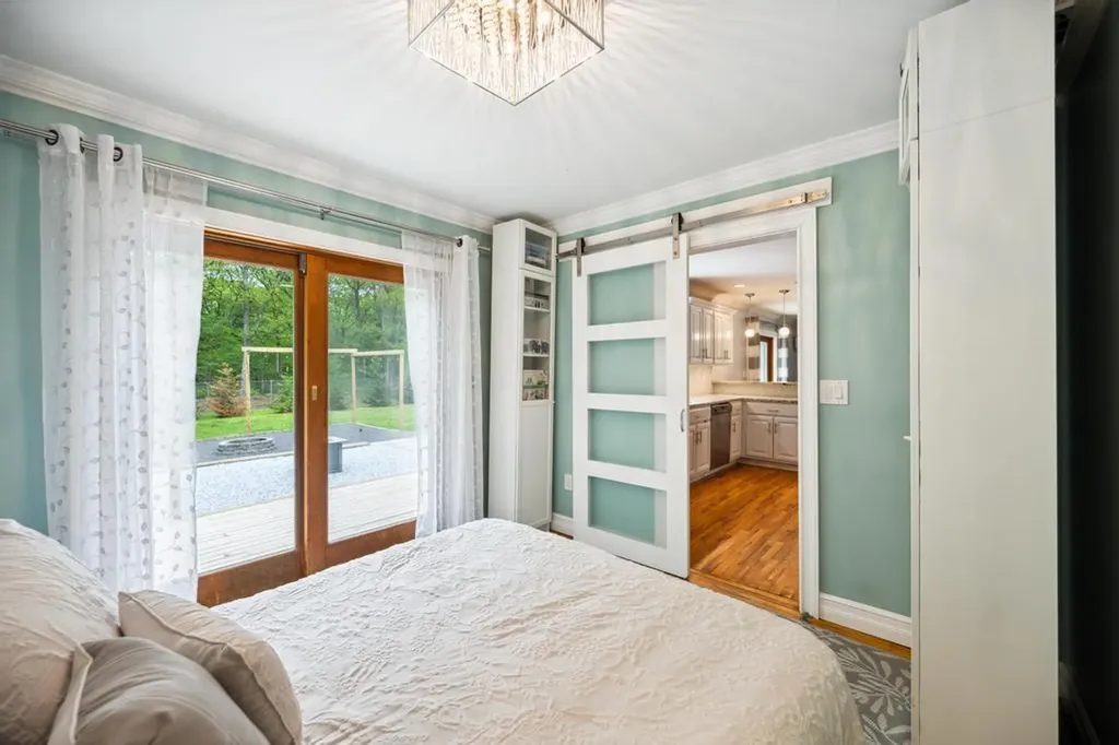 150 Hammond Lane Centereach NY 11720
