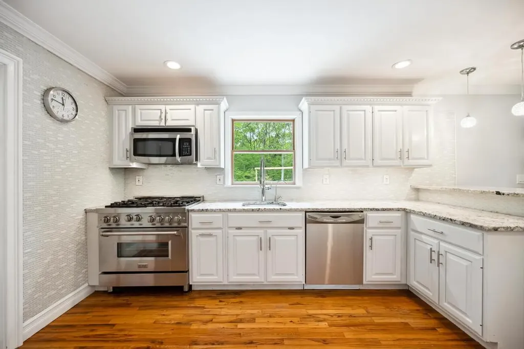 150 Hammond Lane Centereach NY 11720