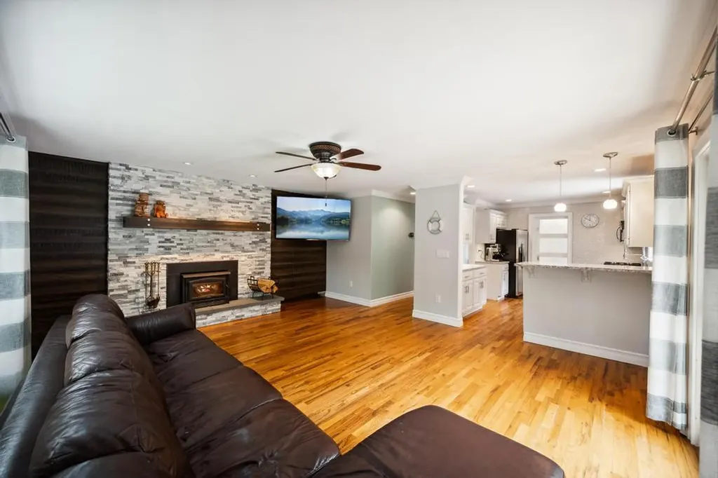 150 Hammond Lane Centereach NY 11720