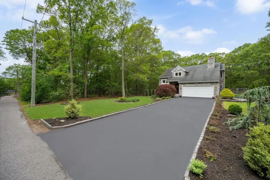 150 Hammond Lane Centereach NY 11720