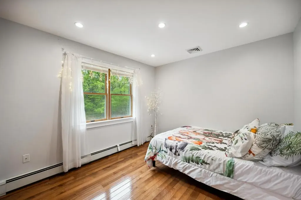 150 Hammond Lane Centereach NY 11720