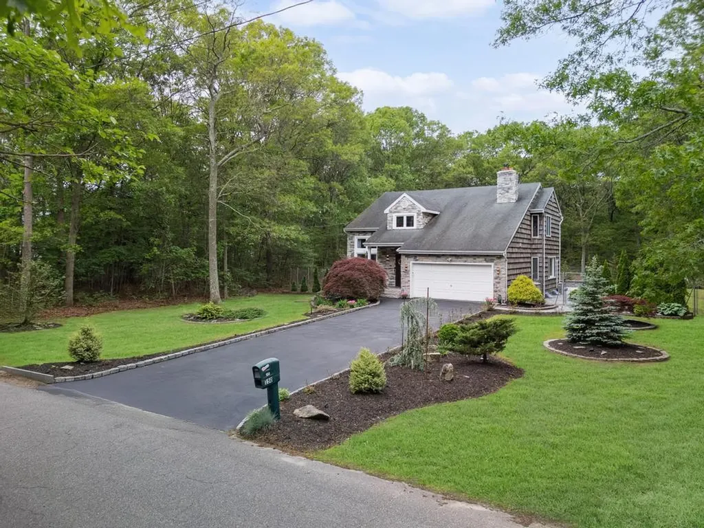 150 Hammond Lane Centereach NY 11720
