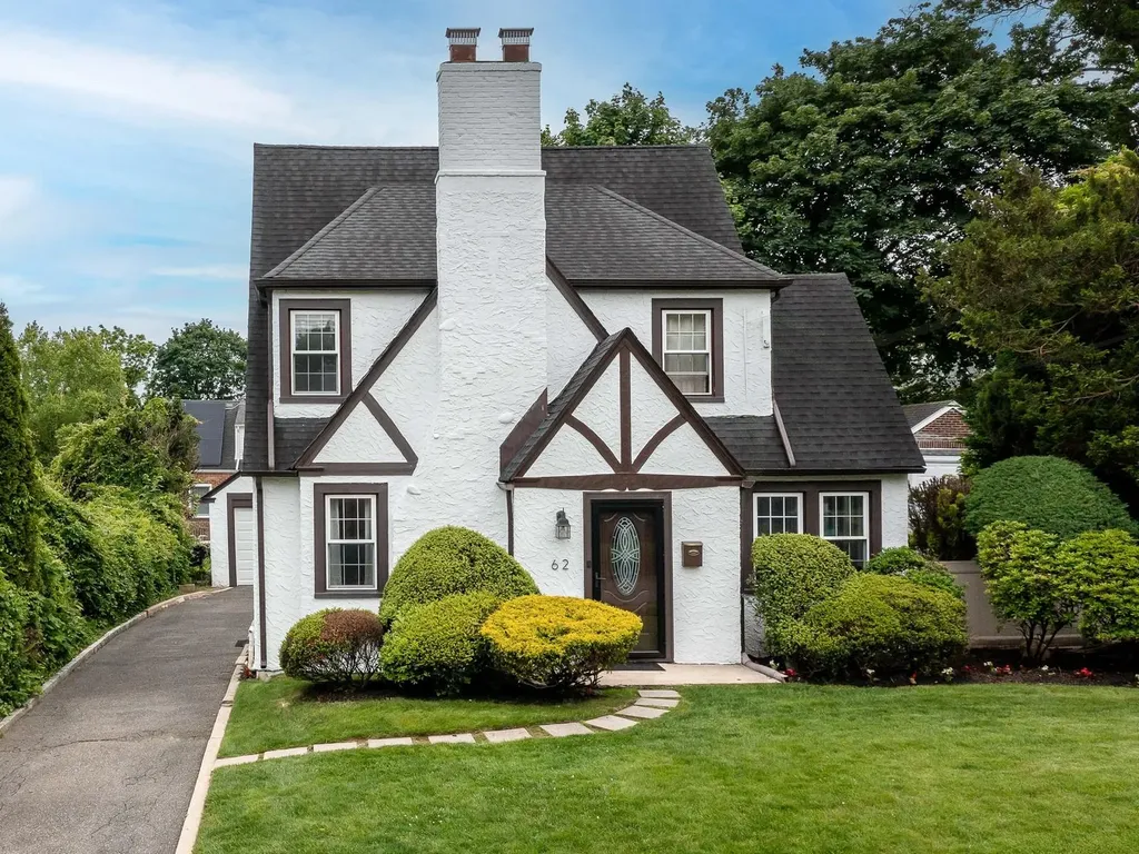 62 Webster Avenue Manhasset NY 11030