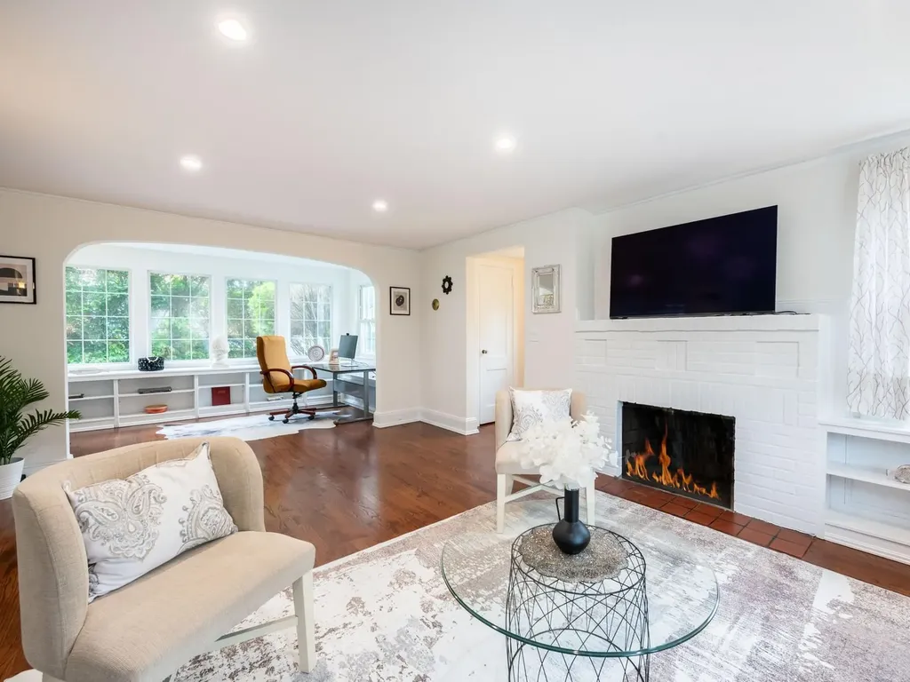 62 Webster Avenue Manhasset NY 11030