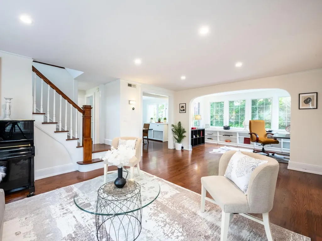 62 Webster Avenue Manhasset NY 11030