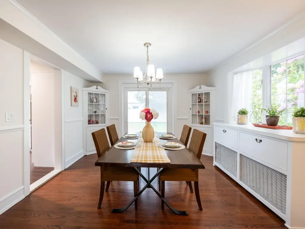 62 Webster Avenue Manhasset NY 11030