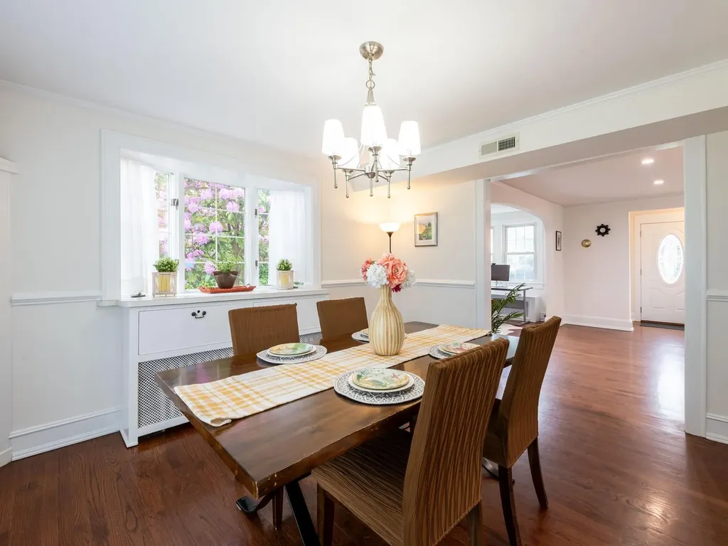 62 Webster Avenue Manhasset NY 11030