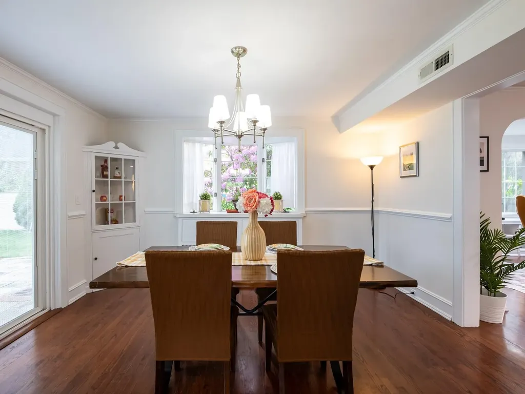 62 Webster Avenue Manhasset NY 11030