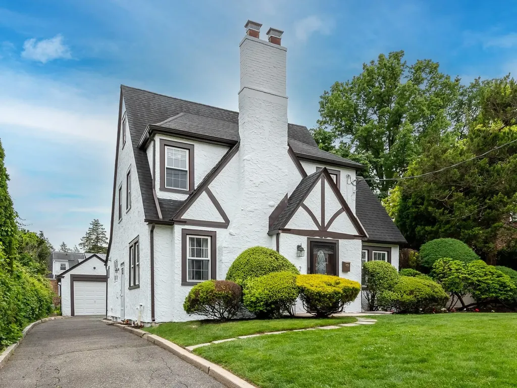 62 Webster Avenue Manhasset NY 11030