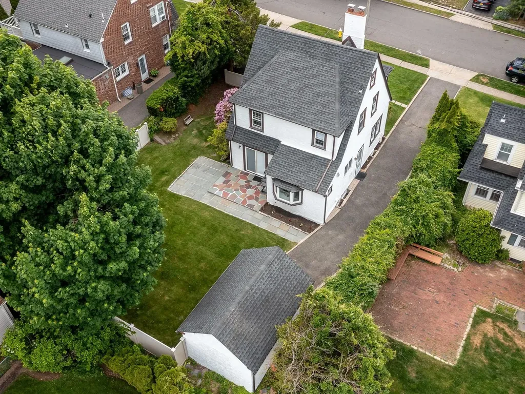 62 Webster Avenue Manhasset NY 11030