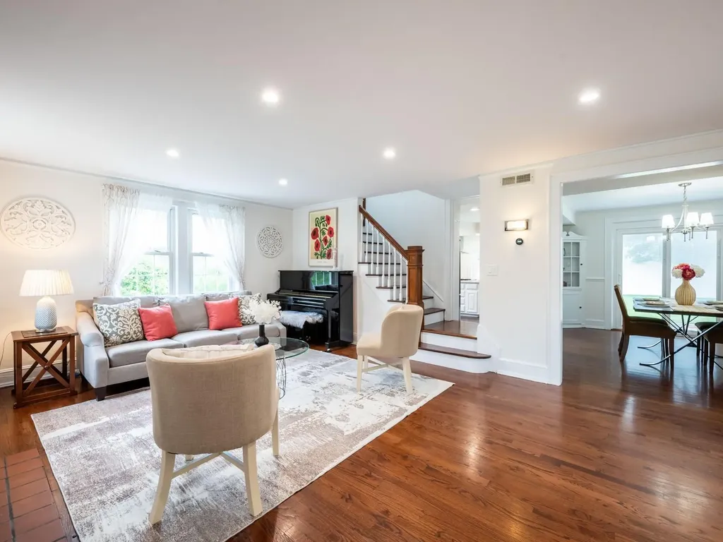 62 Webster Avenue Manhasset NY 11030