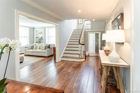 273 Elm Road Briarcliff Manor NY 10510