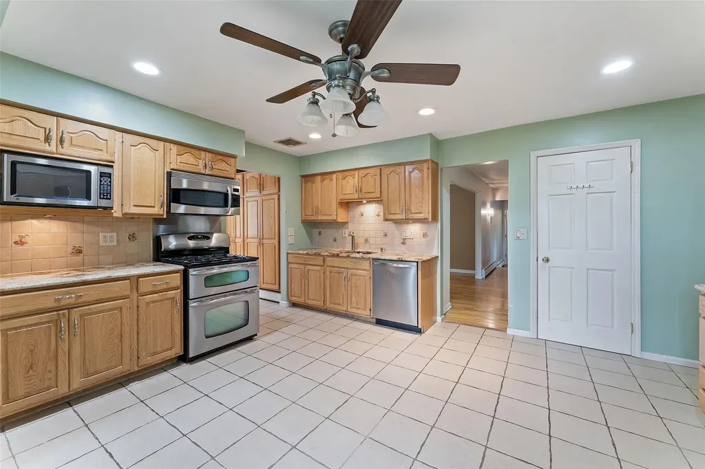 9 Stonehedge Drive West Nyack NY 10994