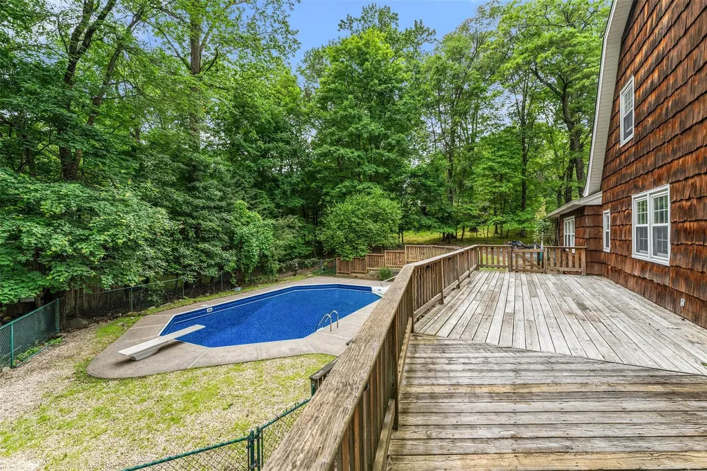 9 Stonehedge Drive West Nyack NY 10994