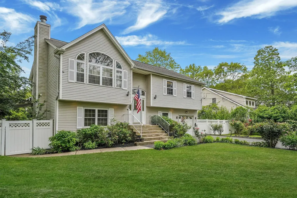 14 Arlington Street Patchogue NY 11772