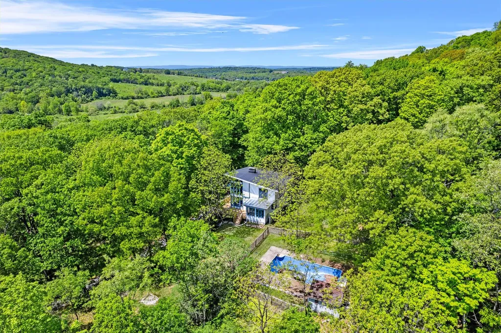 1711 Kings Highway Chester NY 10918