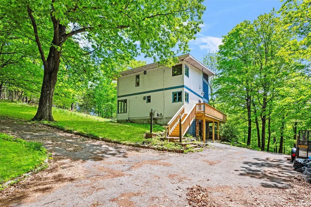 1711 Kings Highway Chester NY 10918