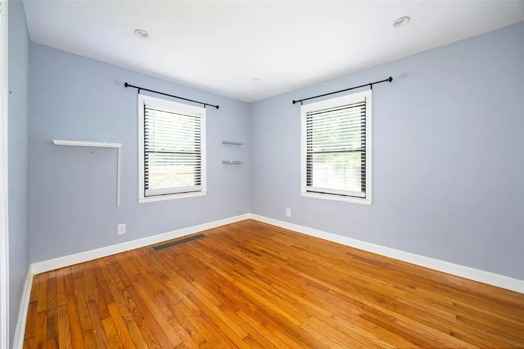 924 Violet Avenue Hyde Park NY 12538