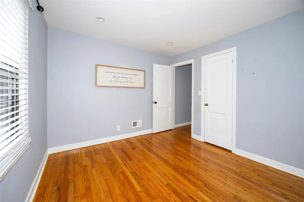 924 Violet Avenue Hyde Park NY 12538