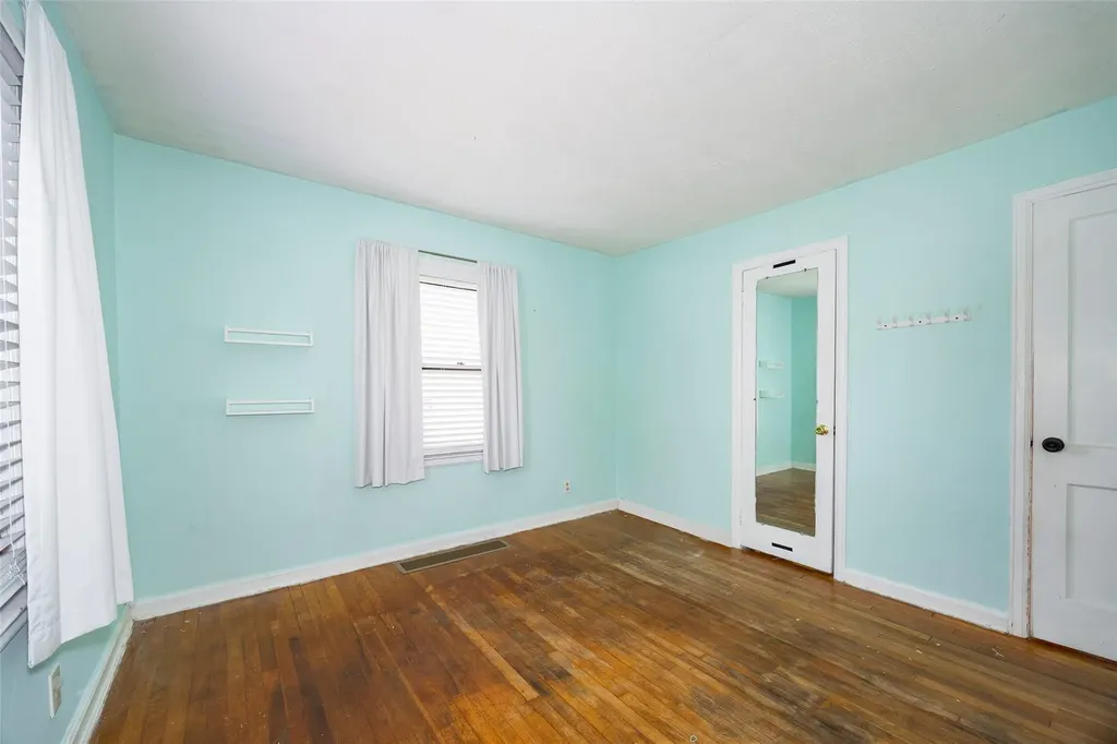 924 Violet Avenue Hyde Park NY 12538