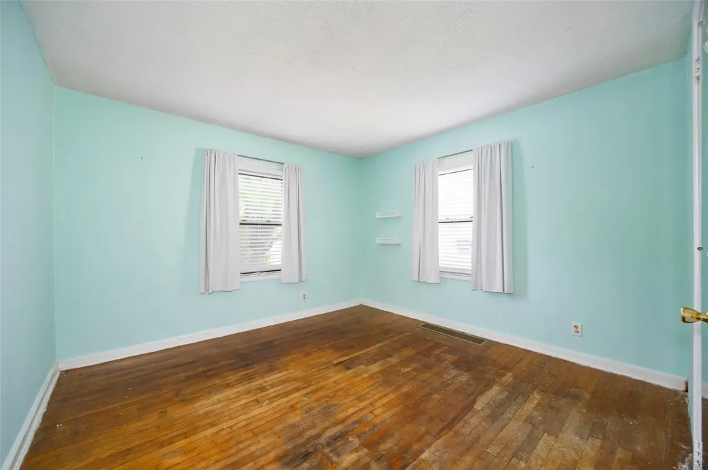 924 Violet Avenue Hyde Park NY 12538