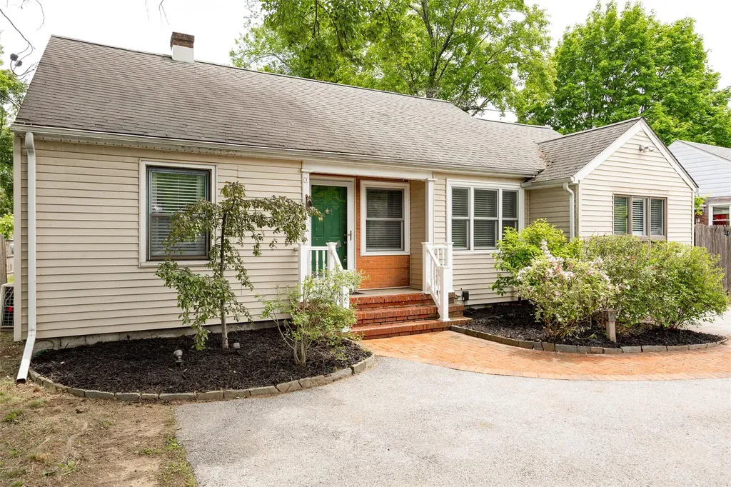 924 Violet Avenue Hyde Park NY 12538