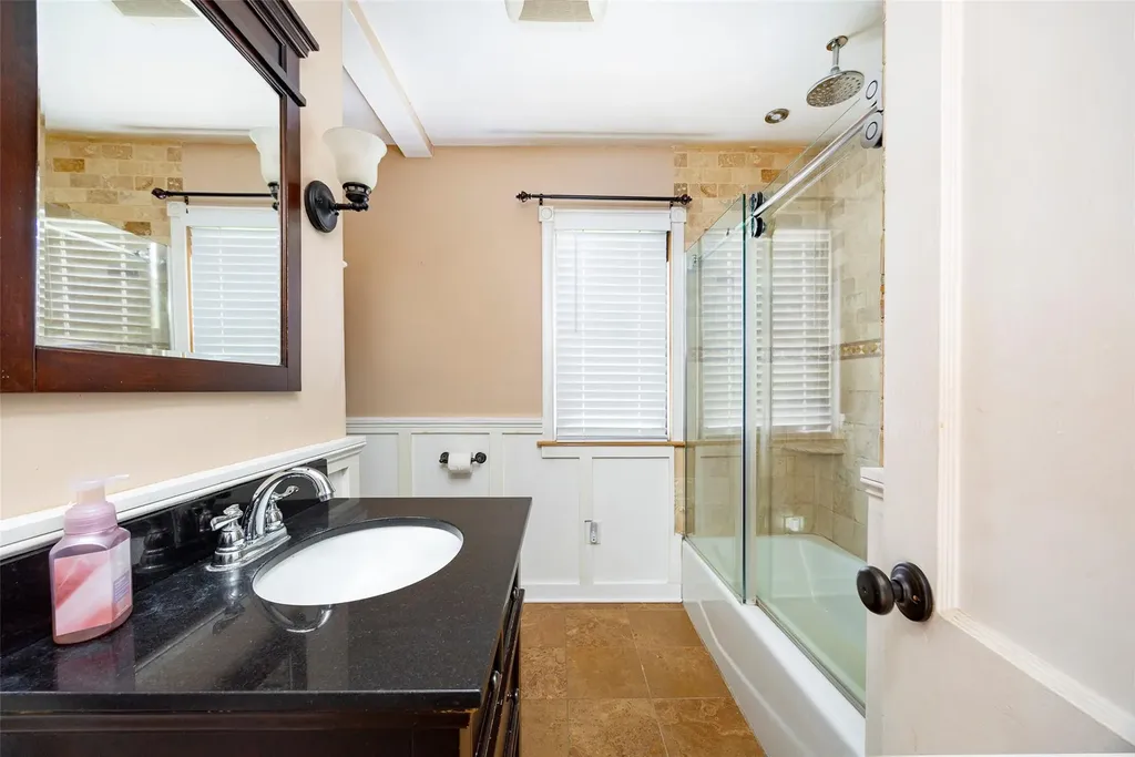 924 Violet Avenue Hyde Park NY 12538