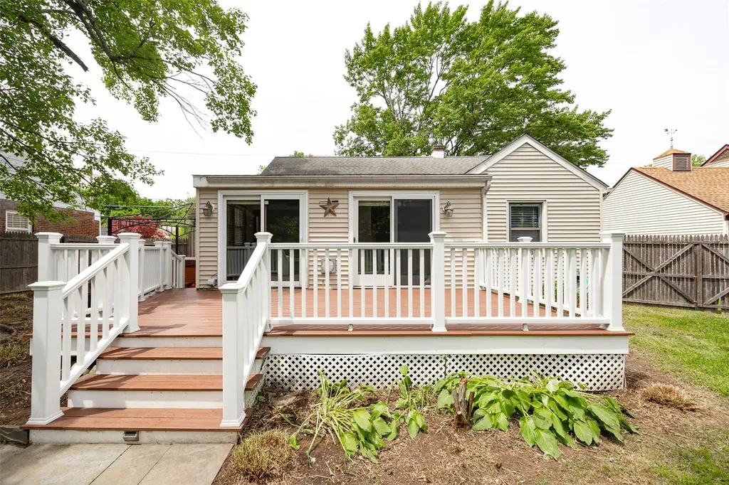 924 Violet Avenue Hyde Park NY 12538