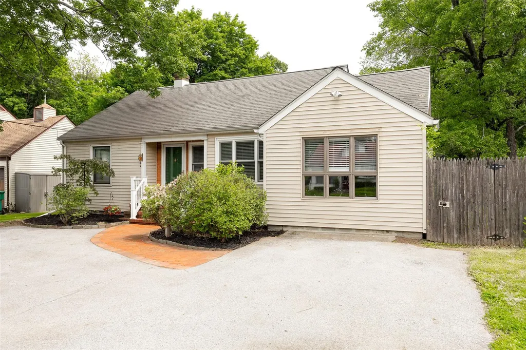 924 Violet Avenue Hyde Park NY 12538