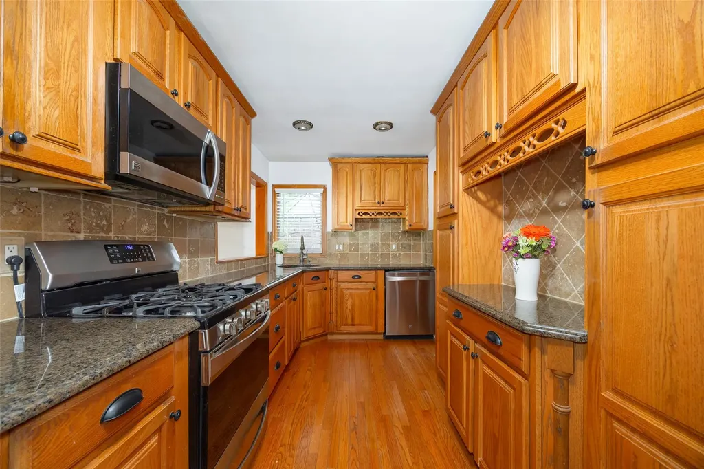 924 Violet Avenue Hyde Park NY 12538