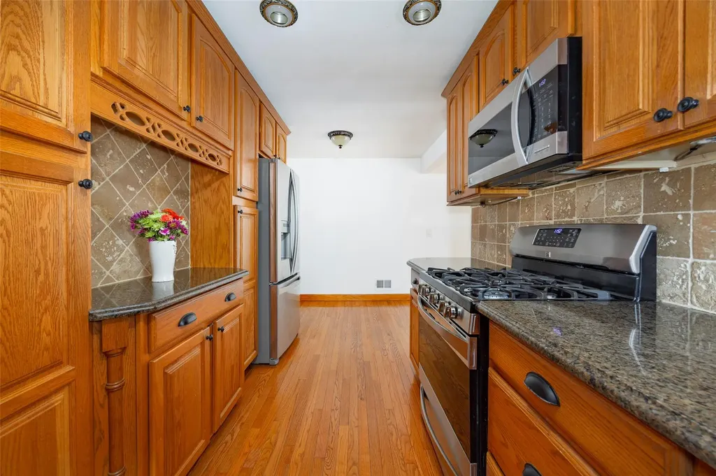 924 Violet Avenue Hyde Park NY 12538