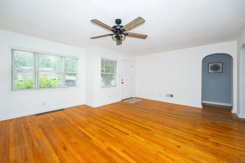 924 Violet Avenue Hyde Park NY 12538