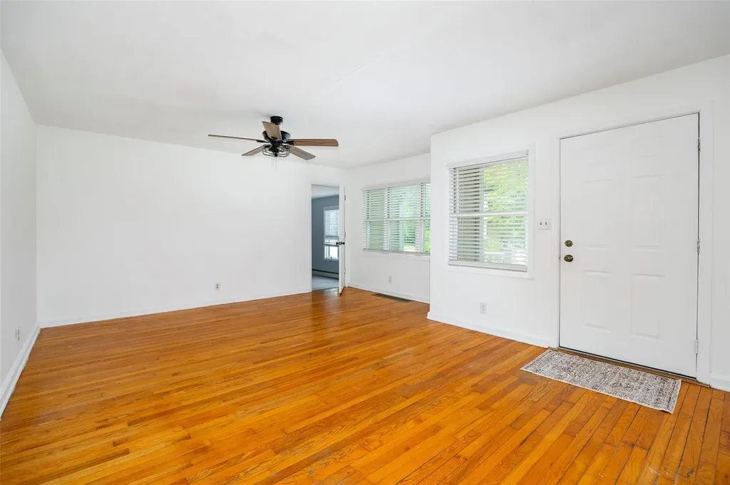 924 Violet Avenue Hyde Park NY 12538
