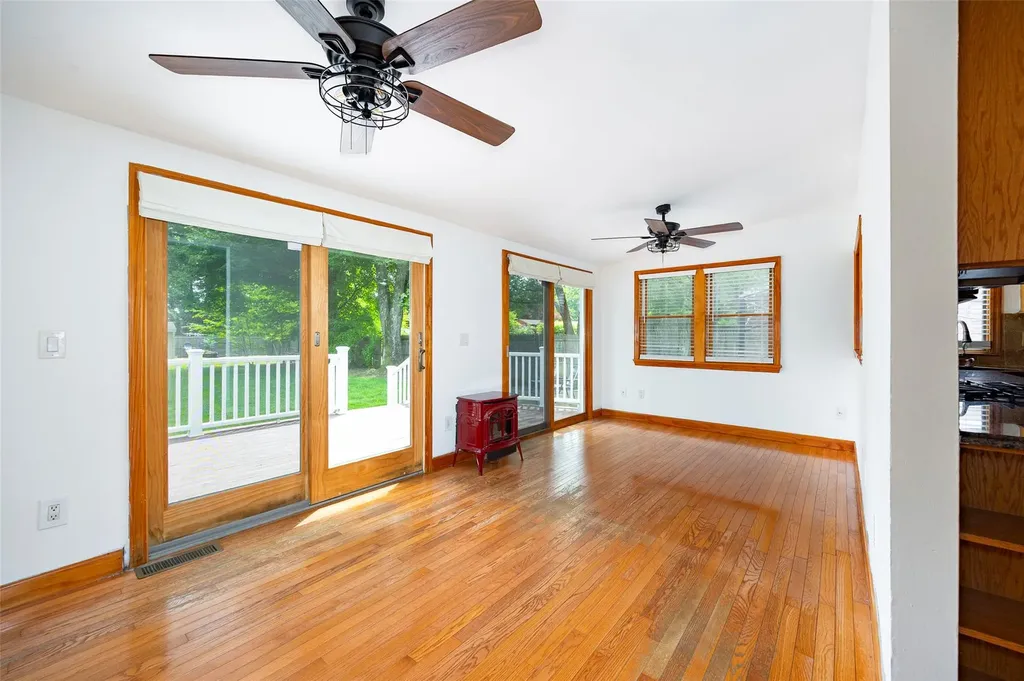 924 Violet Avenue Hyde Park NY 12538