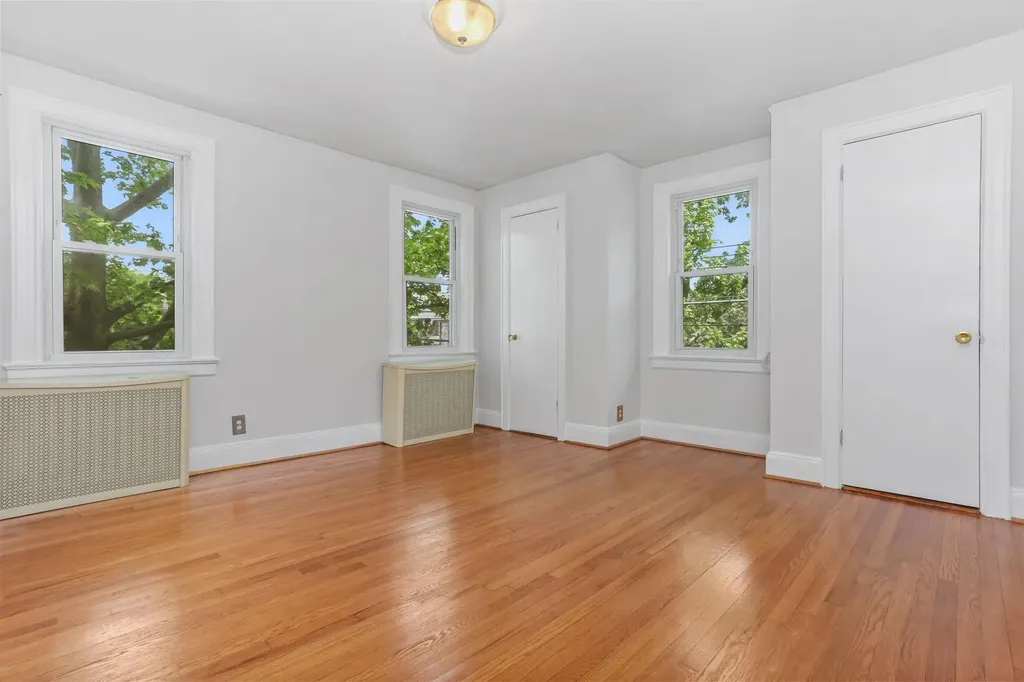 6050 Tyndall Avenue Bronx NY 10471