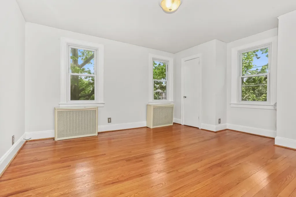 6050 Tyndall Avenue Bronx NY 10471